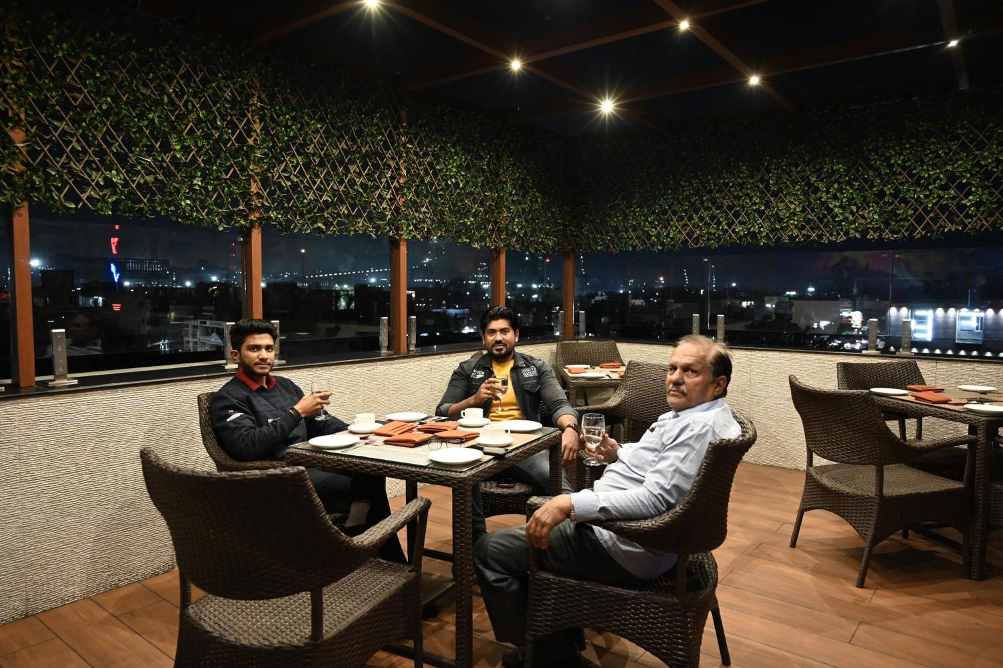 Hotel Trax International جمشيدبور المظهر الخارجي الصورة